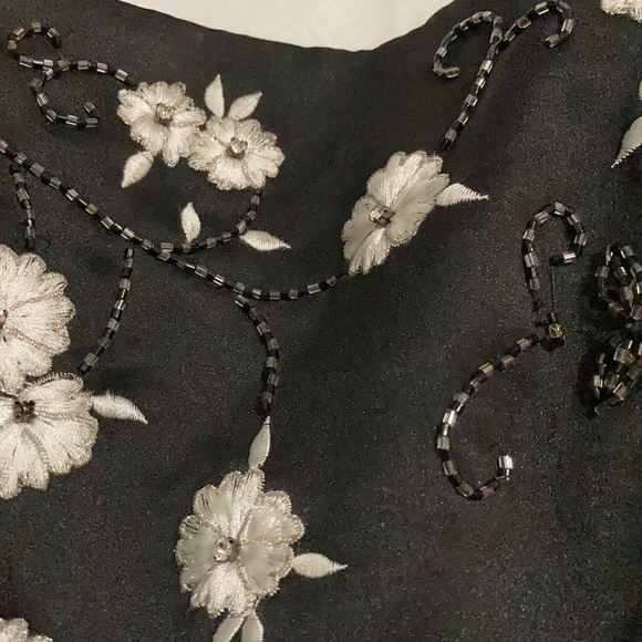 Women’s Elegant Gown - Picture 5 of 13